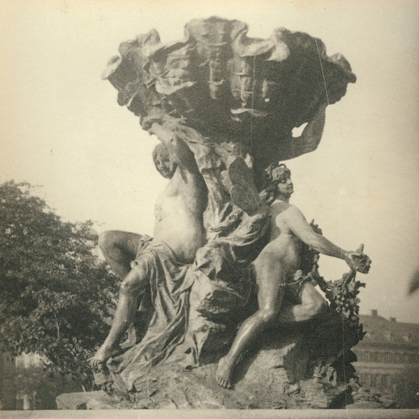 Gustav Eberlein, Nibelungenbrunnen im Schloss Ehrenhof