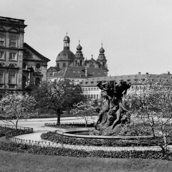 Gustav Eberlein, Nibelungenbrunnen im Schloss Ehrenhof